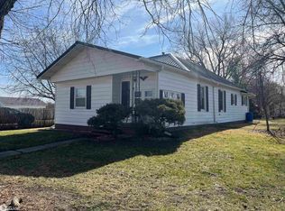 122 16th Ave E, Albia, IA 52531