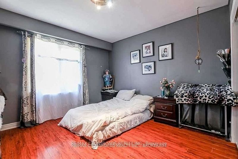 Toronto House for rent - 4 Bedrooms — photo 9