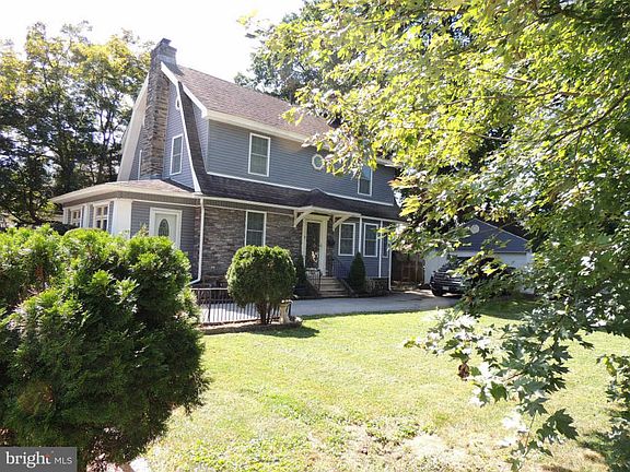 4th image of 228 Crawford Ave