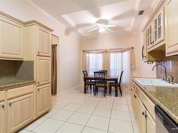 3rd image of 2611 Stacey St