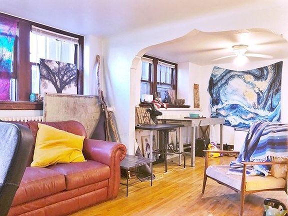 5th image of 576 Grand Ave #1
