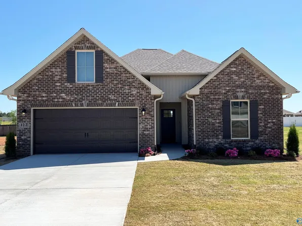 122 Parvin Way Dr, Hazel Green, AL 35750