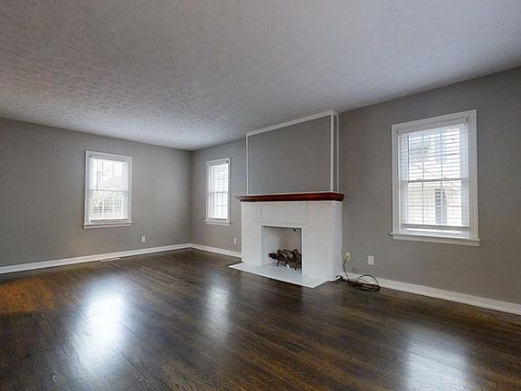 2nd image of 3029 N Hill Rd