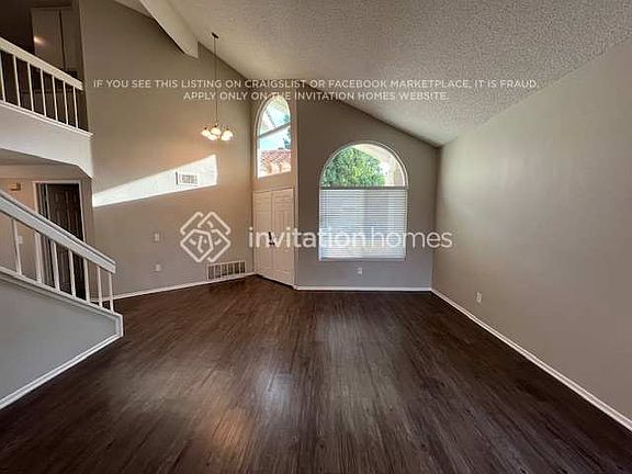 5th image of 1085 Yardley Way
