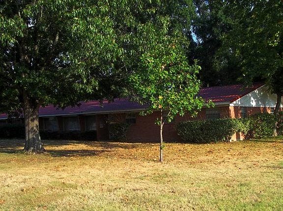 2nd image of 205 E Walters Blvd