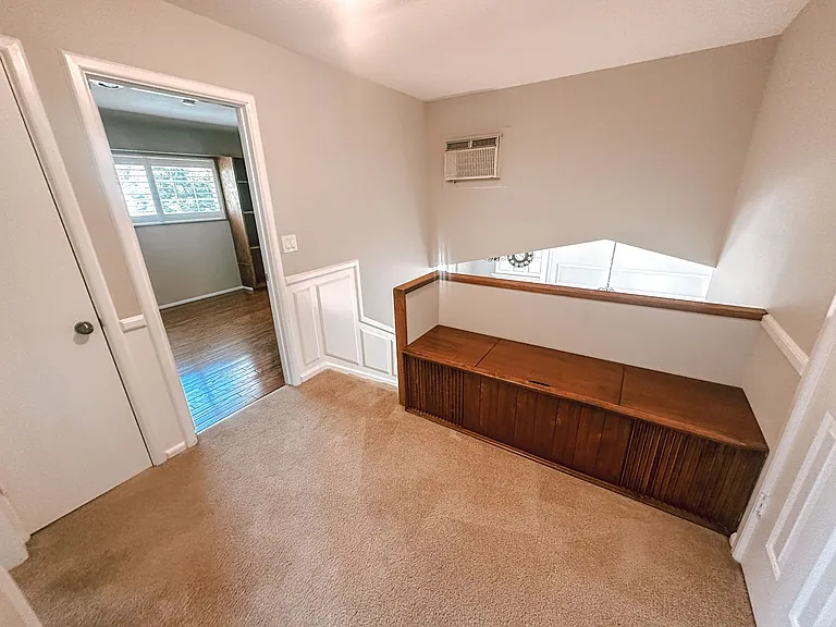 870 Saturn Way — Photo 3