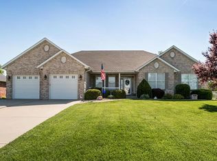 1716 Clover Rdg, Columbia, IL 62236