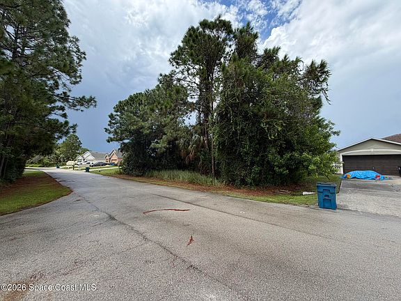 4th image of 481 Old Rd SW
