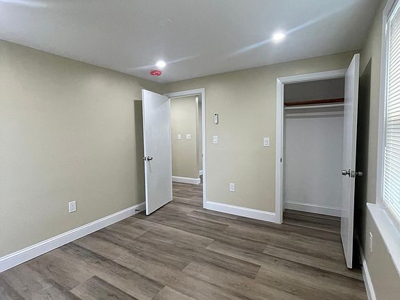 5th image of 18 Swan Rd APT 3