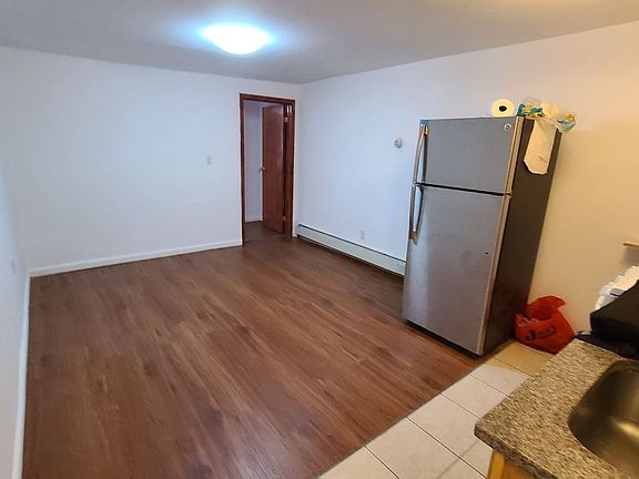 2nd image of 1040 De Kalb Ave #1