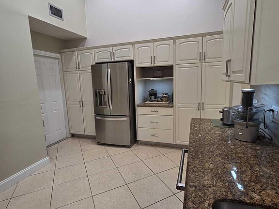 4th image of 115 Ramblewood Circle