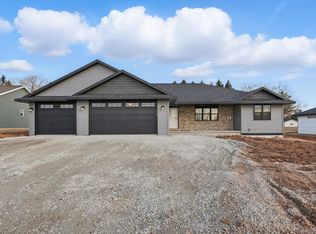 808 Moonbeam Ln, Francis Creek, WI 54214