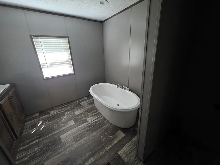 200 W End Ln — Photo 1