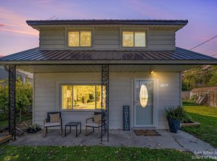 14985 Toledo St, Flat Rock, MI 48134