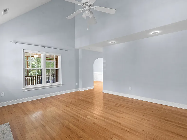 669 Fair Spring Dr — Photo 9