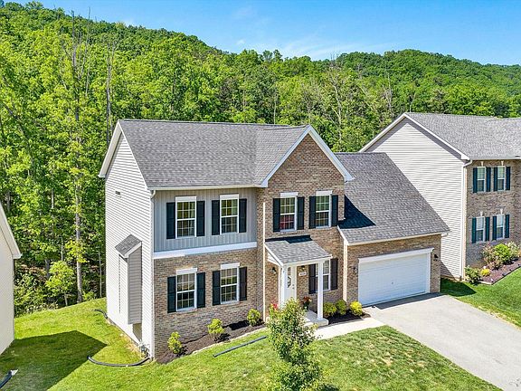 2nd image of 4228 Faircrest Ln
