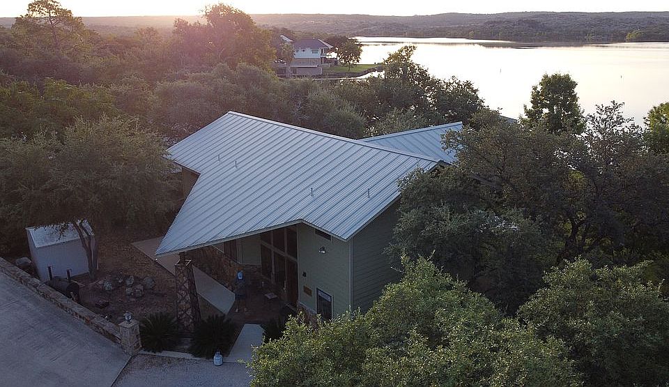 1st image of 612 N Rockwood Dr