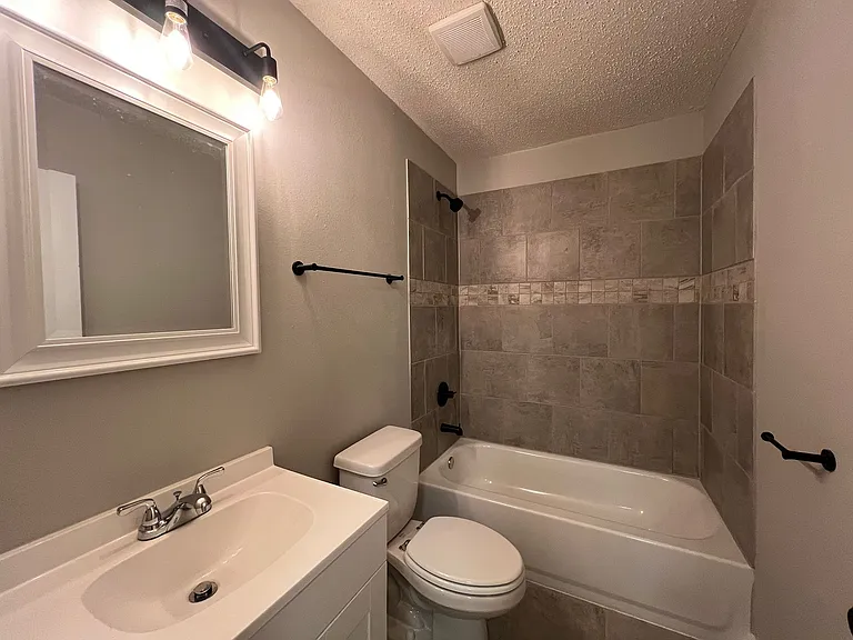2983 Waynoka Ave — Photo 7