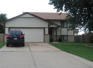 47 E Huntington Rd, Augusta, KS 67010