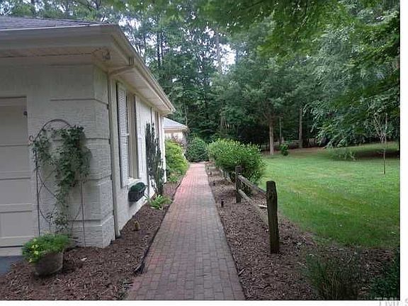 2nd image of 107 Fieldstone Ct