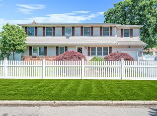 201 Oakland Ave, Deer Park, NY 11729