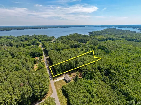 21 Parkway Dr, Littleton, NC 27850