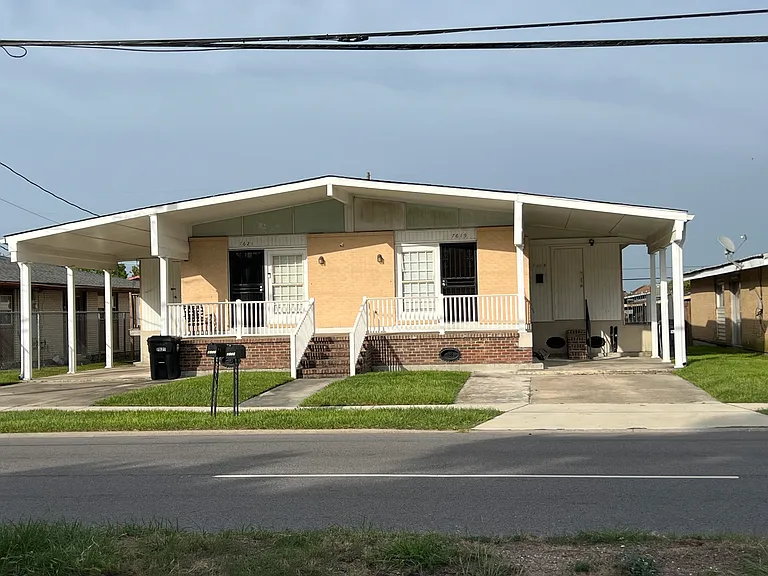 Downman Rd — Photo 2
