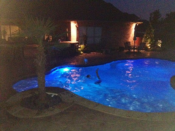 Led pool lights change color
