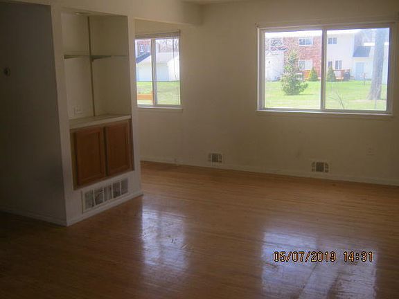 5th image of 9514A Montana St