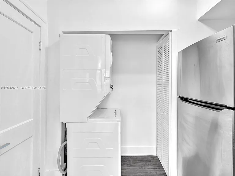 934 Michigan Ave #305 — Photo 17