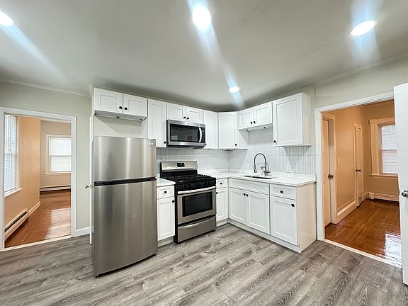 4th image of 535 Park Ave #1