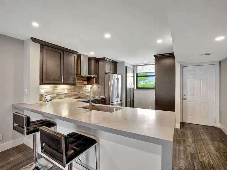 118 Lake Emerald Dr — Photo 21