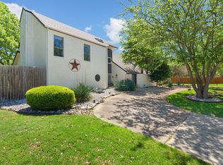 5107 Racquet Club Dr, Arlington, TX 76017