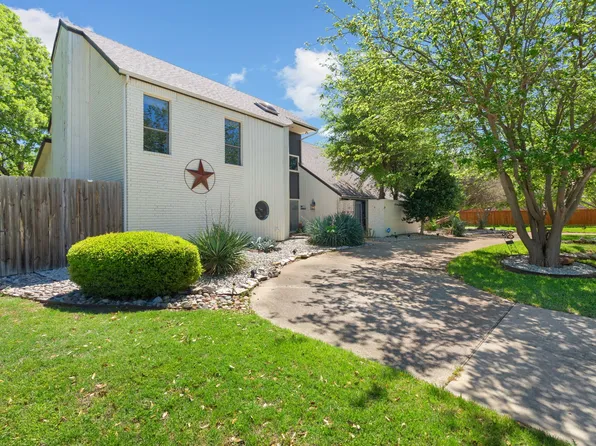 5107 Racquet Club Dr, Arlington, TX 76017