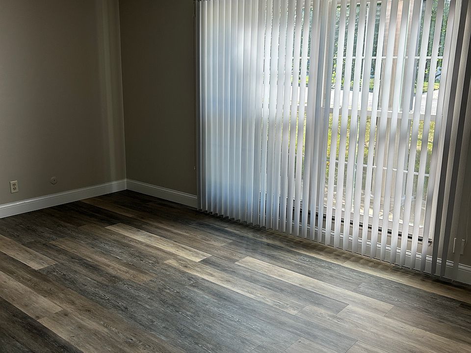 LIVING ROOM FROM ENTRANCE DOOR
