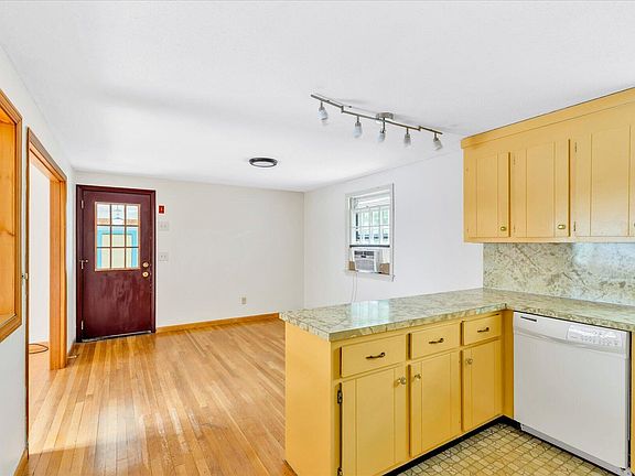 4th image of 804 Putnam Avenue