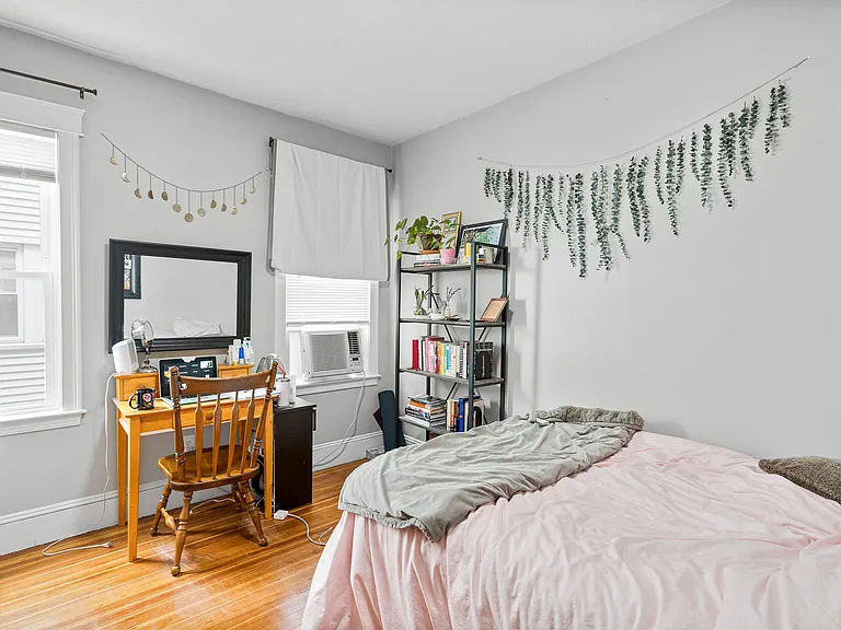 79 Saxton St #3 — Photo 6