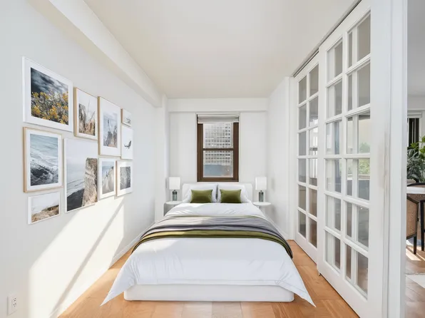 220 East 57th Street image 2 of 18