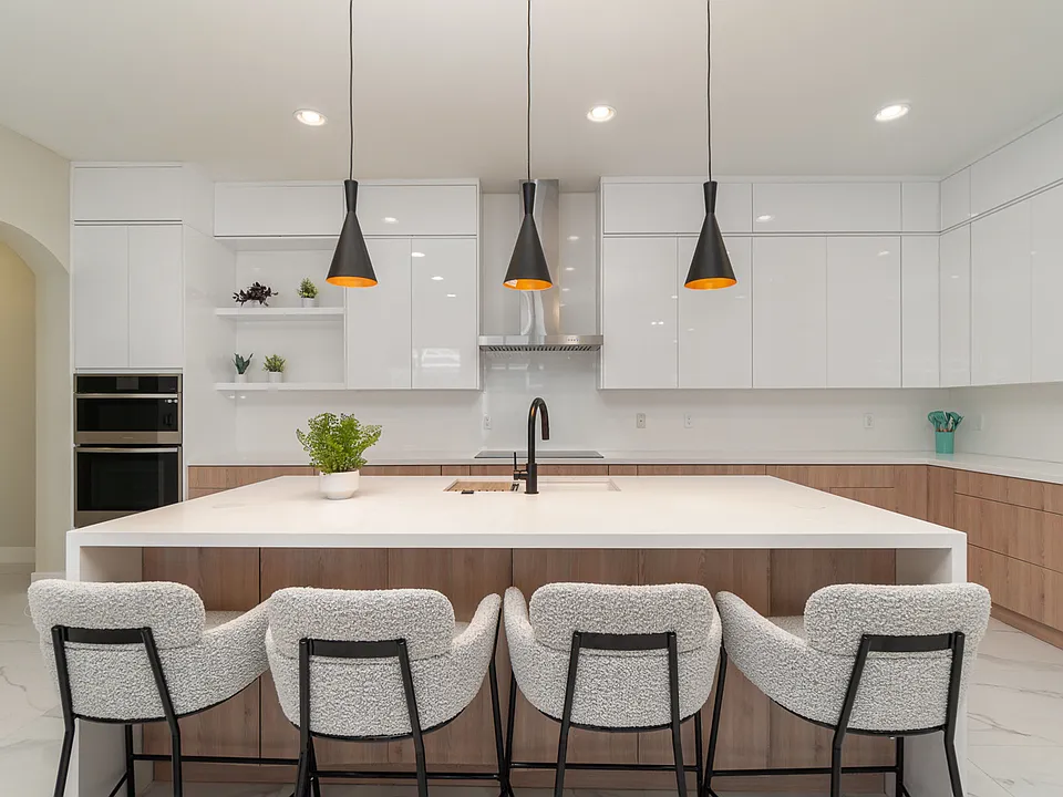 13965 Avon Park Cir