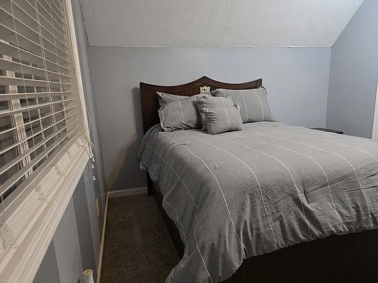 203 Hayes Ln — Photo 1