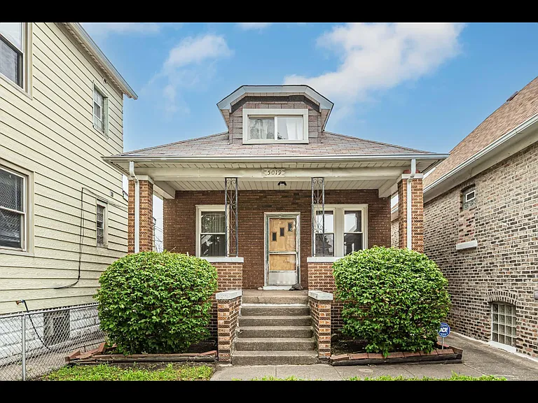 5019 Homerlee Ave — Photo 1