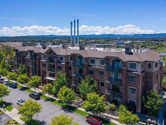 2nd image of 363 SW Bluff Dr Unit 306