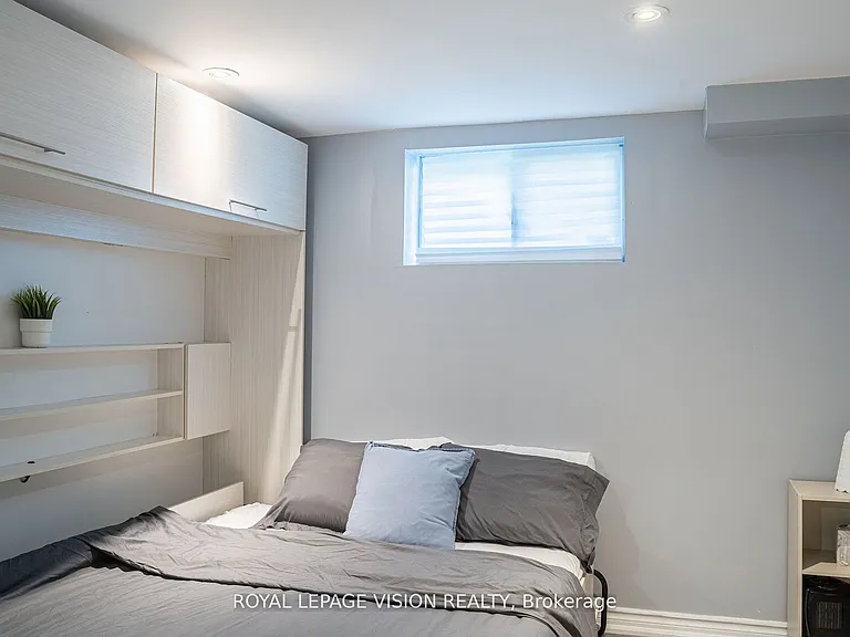 28 Jeffton Cres — Photo 16