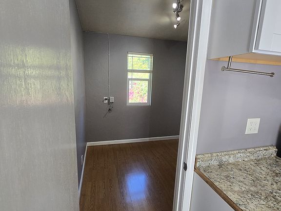 3rd image of 37 E J St #A