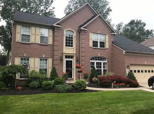 22 Wyndrock Ln, East Amherst, NY 14051