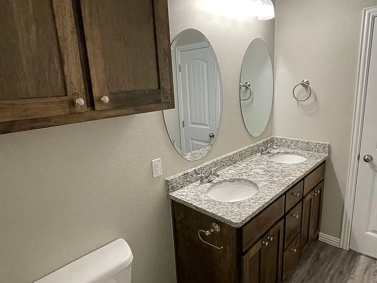32 Huntington Bch — Photo 10