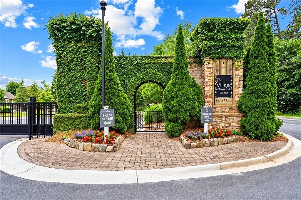 3 bed, 2.5 bath, 1817 sqft, $2,800 — Photo 2