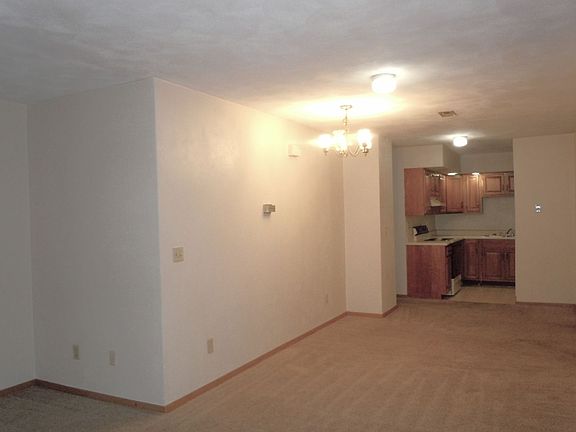 5th image of 626 Greenwood Pl APT 8