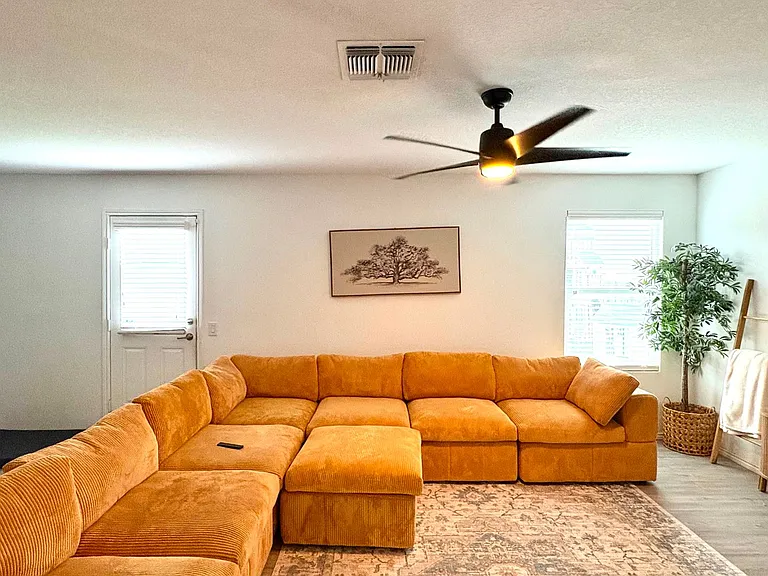 4011 Imogene Ivy — Photo 3