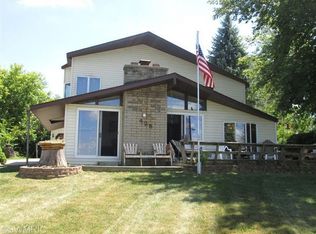 425 Lakeview St, Crystal, MI 48818